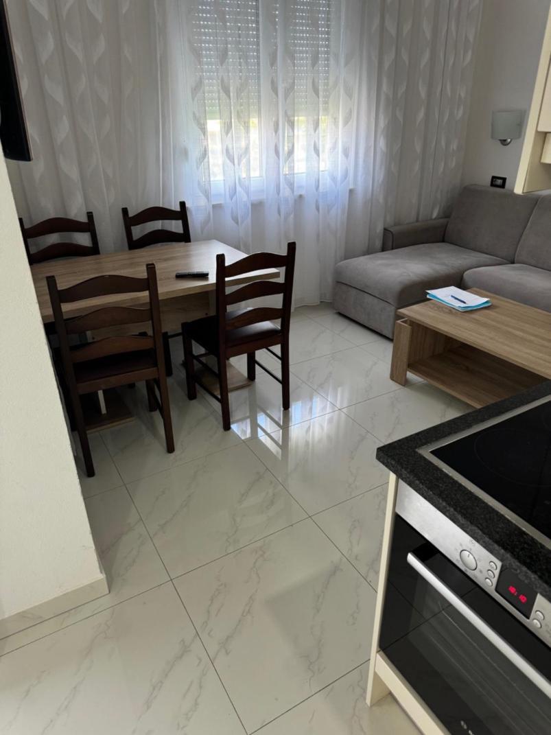 Funtana Appartements An Der 1 Reihe Vom Meer Exterior photo